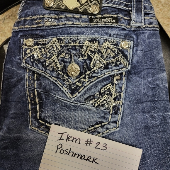 Miss Me Cuffed Capris Jeans Denim Bling Size 30 - Picture 14 of 15